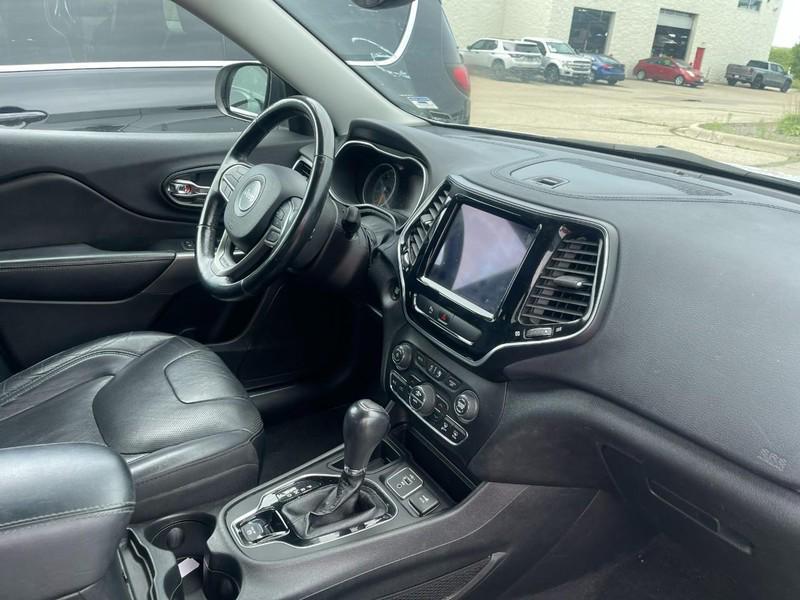 used 2020 Jeep Cherokee car, priced at $15,995
