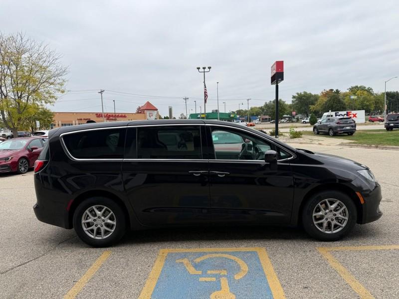 used 2017 Chrysler Pacifica car, priced at $15,999