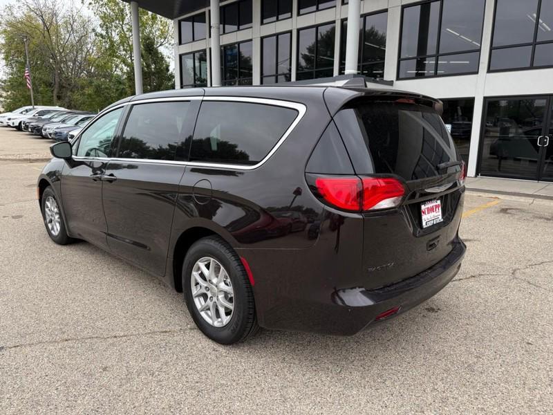 used 2017 Chrysler Pacifica car, priced at $15,999