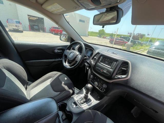 used 2016 Jeep Cherokee car, priced at $10,495