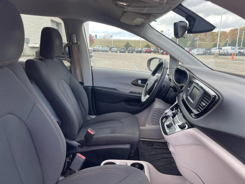 used 2017 Chrysler Pacifica car, priced at $19,995