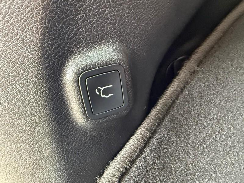 used 2020 Jeep Cherokee car, priced at $14,993