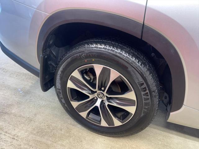 used 2021 Toyota Highlander car, priced at $33,993