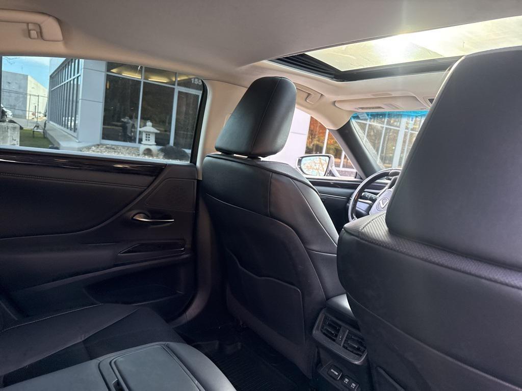 used 2019 Lexus ES 350 car, priced at $23,997