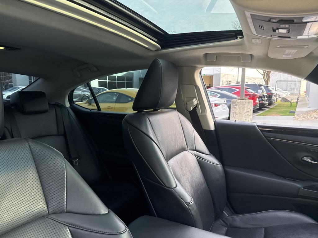 used 2019 Lexus ES 350 car, priced at $23,997