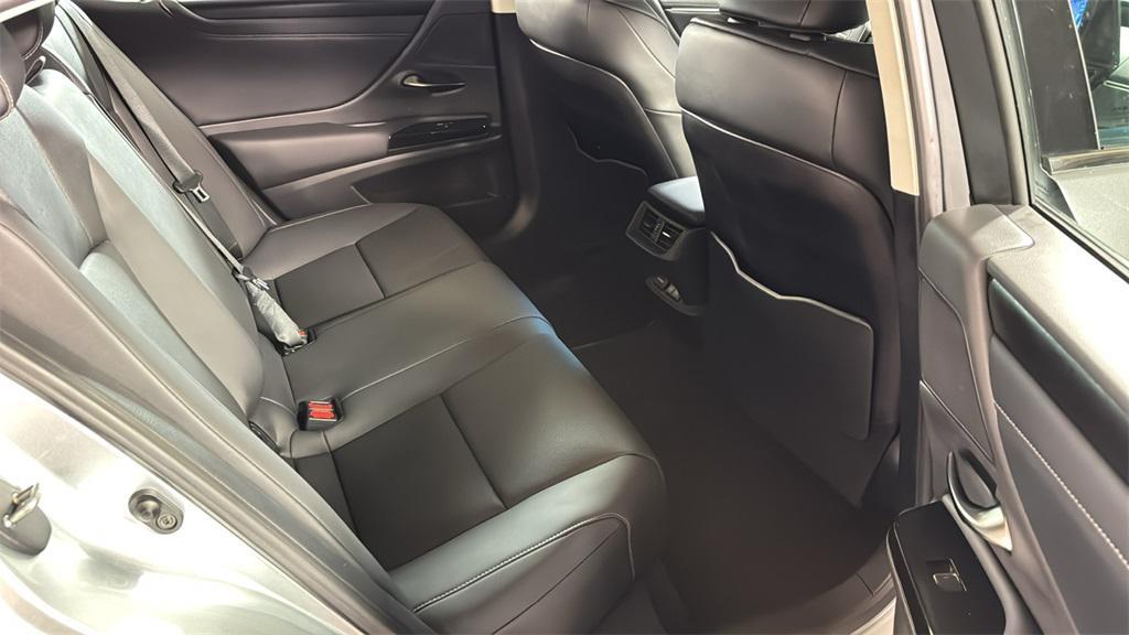 used 2024 Lexus ES 350 car, priced at $39,497