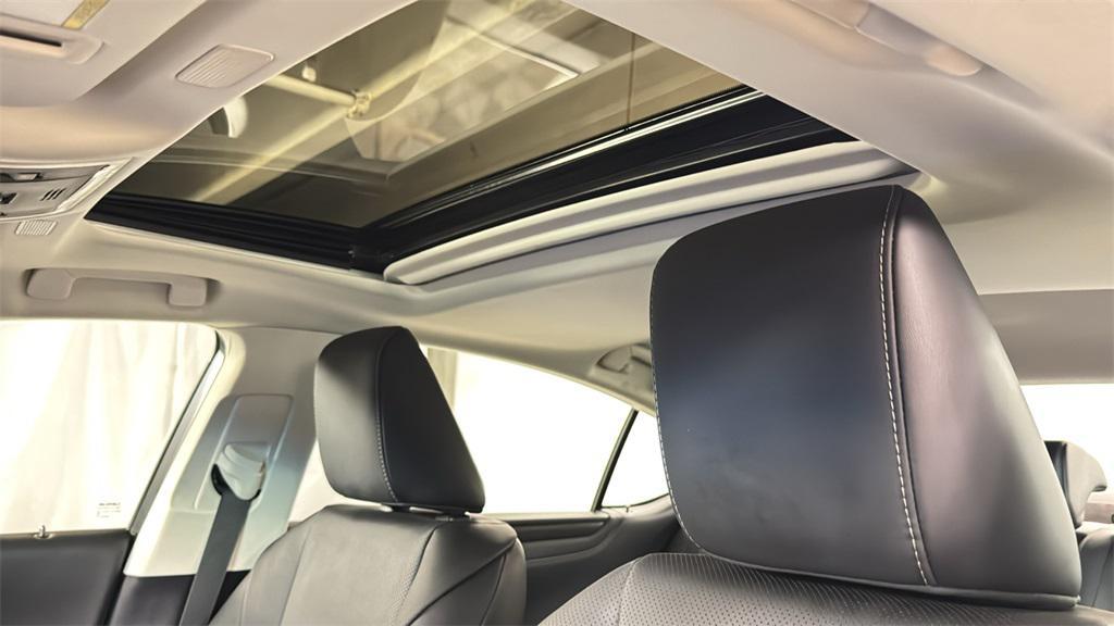 used 2024 Lexus ES 350 car, priced at $39,497