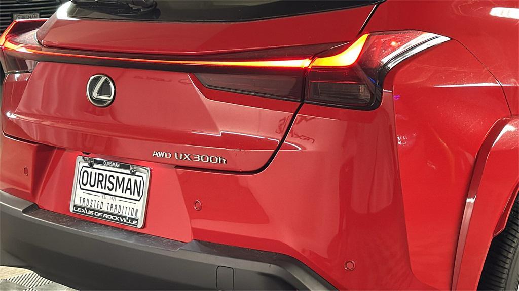 new 2025 Lexus UX 300h car, priced at $44,374