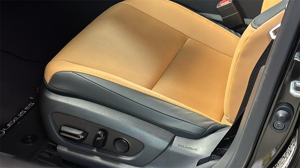 new 2025 Lexus ES 350 car, priced at $49,939