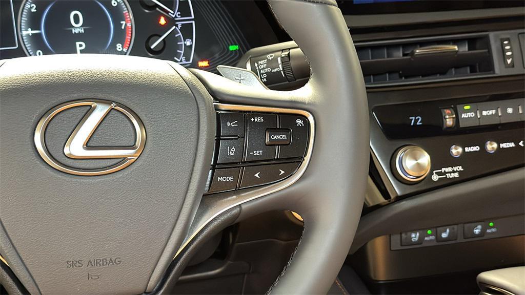 new 2025 Lexus ES 350 car, priced at $49,939