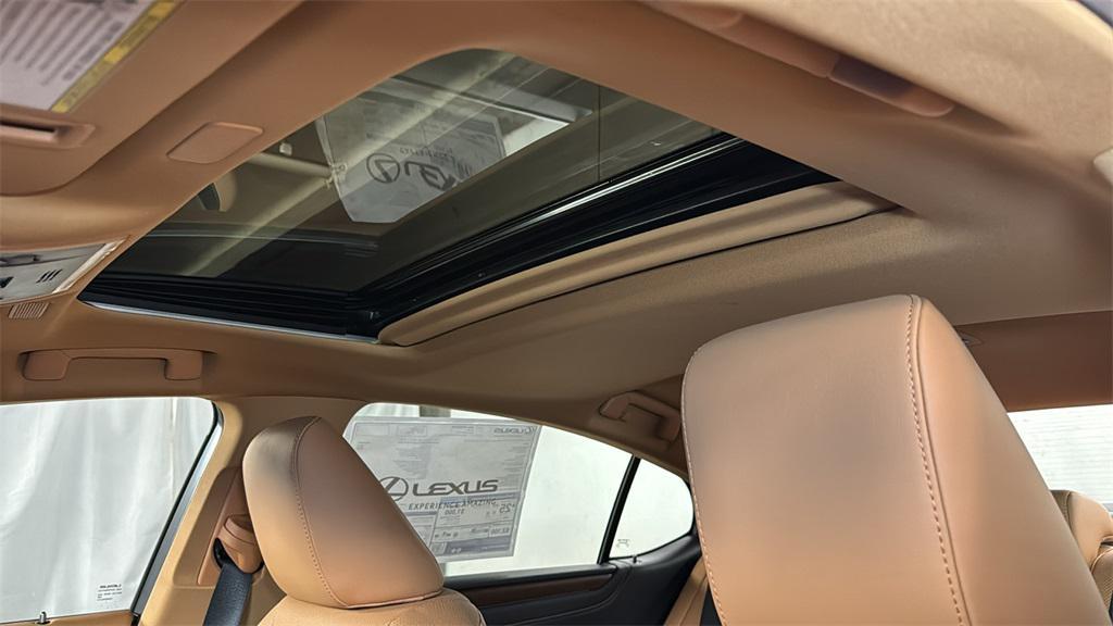 new 2025 Lexus ES 350 car, priced at $49,939