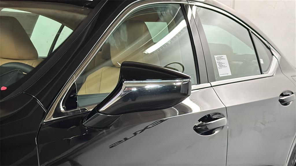 new 2025 Lexus ES 350 car, priced at $49,939