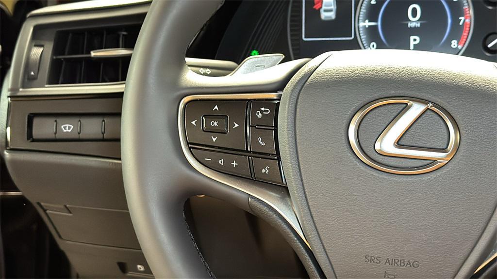 new 2025 Lexus ES 350 car, priced at $49,939