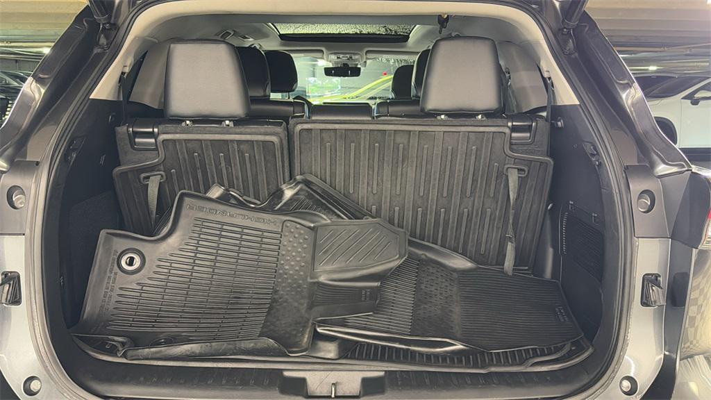 used 2021 Toyota Highlander Hybrid car, priced at $26,697