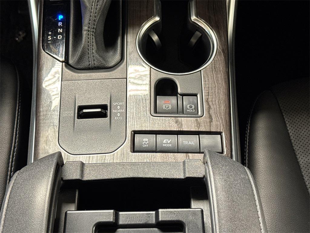 used 2021 Toyota Highlander Hybrid car, priced at $26,697