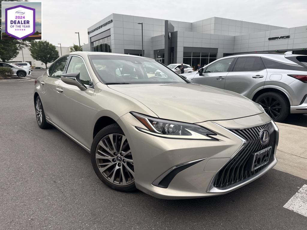 used 2019 Lexus ES 300h car, priced at $27,997