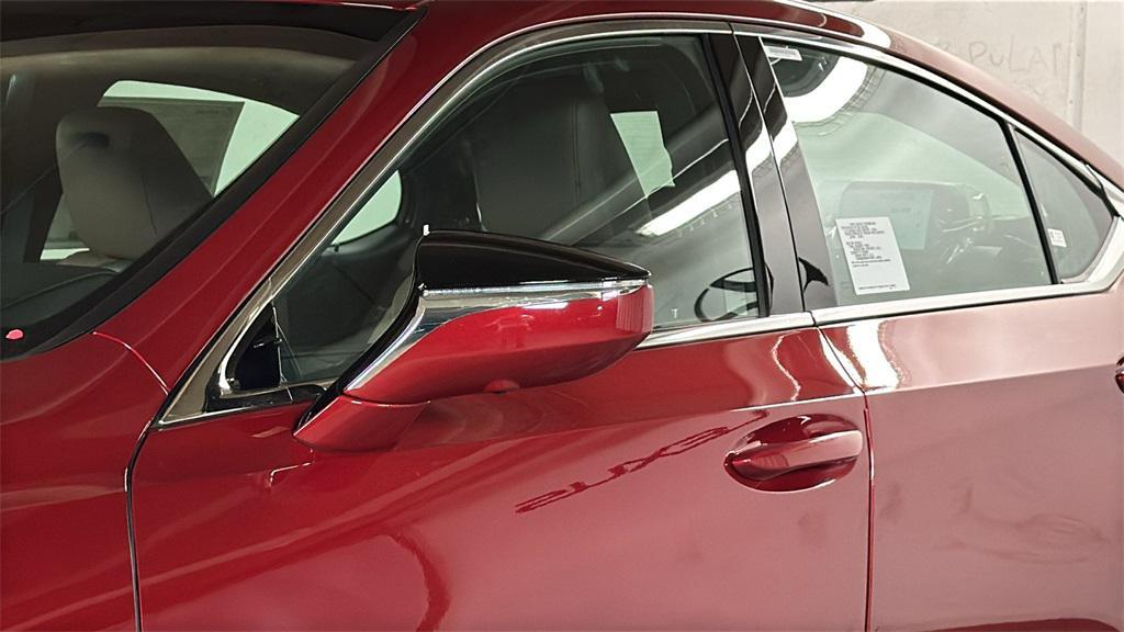 new 2025 Lexus ES 300h car, priced at $54,724