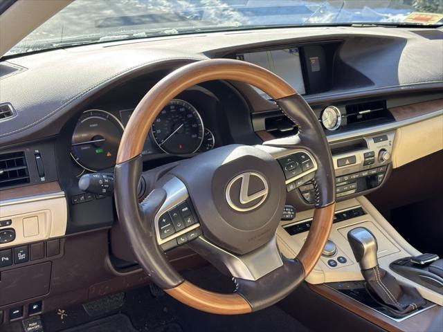 used 2018 Lexus ES 300h car, priced at $29,997