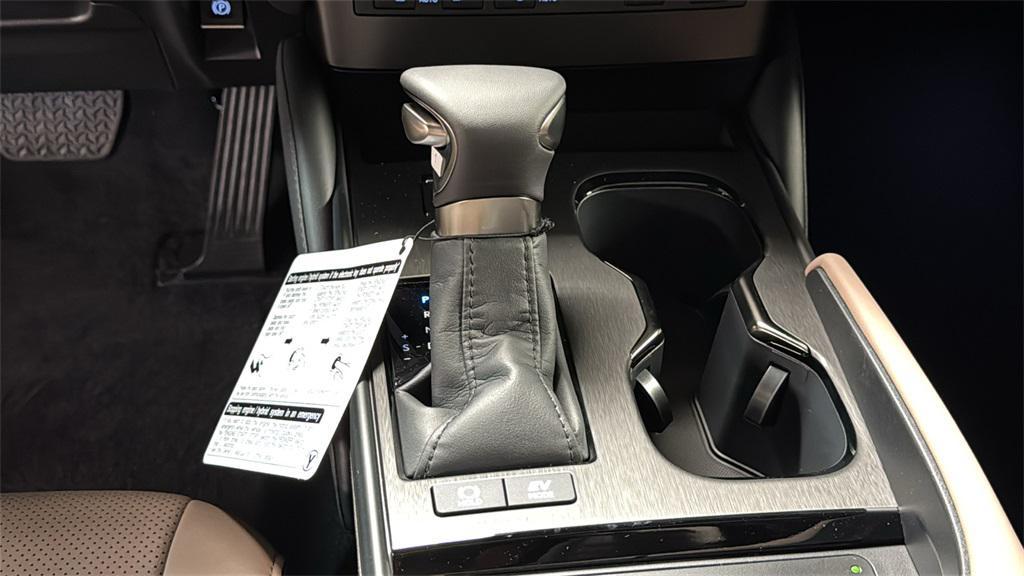 new 2025 Lexus ES 300h car, priced at $50,329