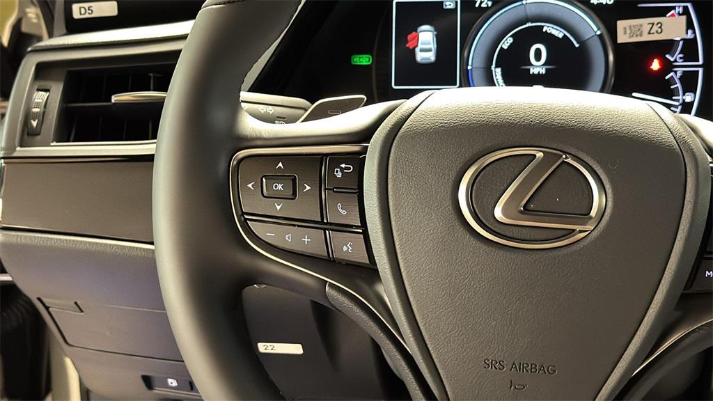 new 2025 Lexus ES 300h car, priced at $50,329