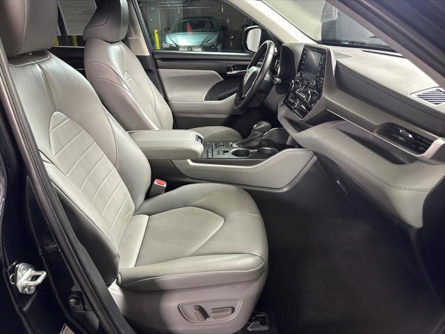 used 2020 Toyota Highlander car, priced at $27,997