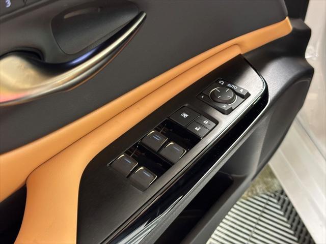 new 2025 Lexus ES 300h car, priced at $51,471