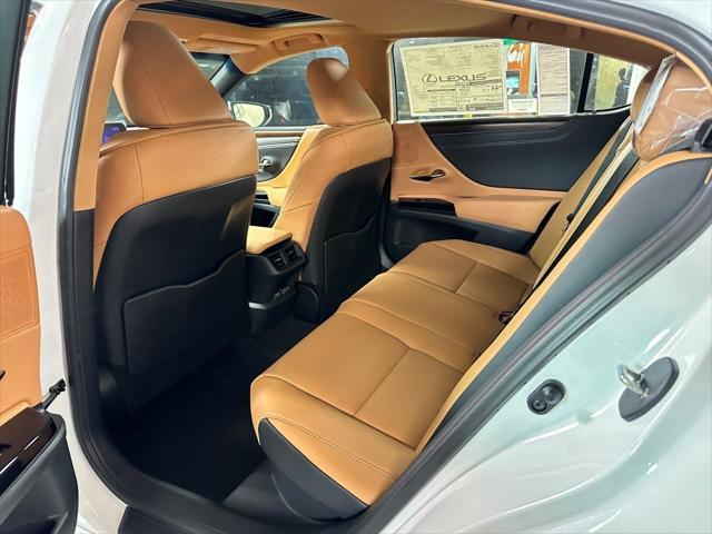 new 2025 Lexus ES 300h car, priced at $51,471