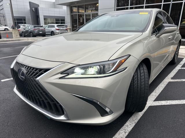 used 2022 Lexus ES 300h car, priced at $37,997