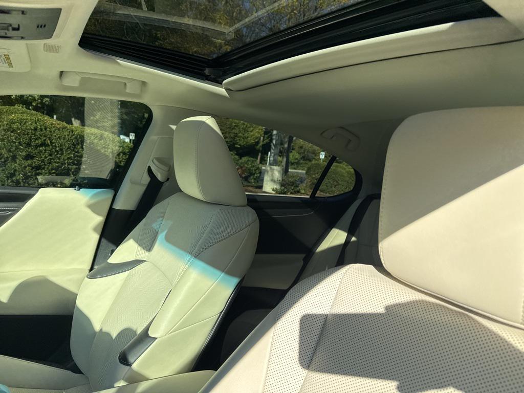 used 2022 Lexus ES 350 car, priced at $32,997