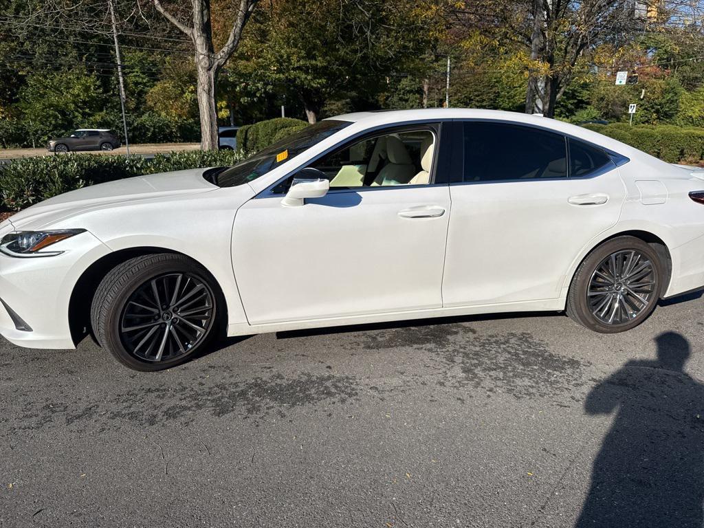 used 2022 Lexus ES 350 car, priced at $32,997