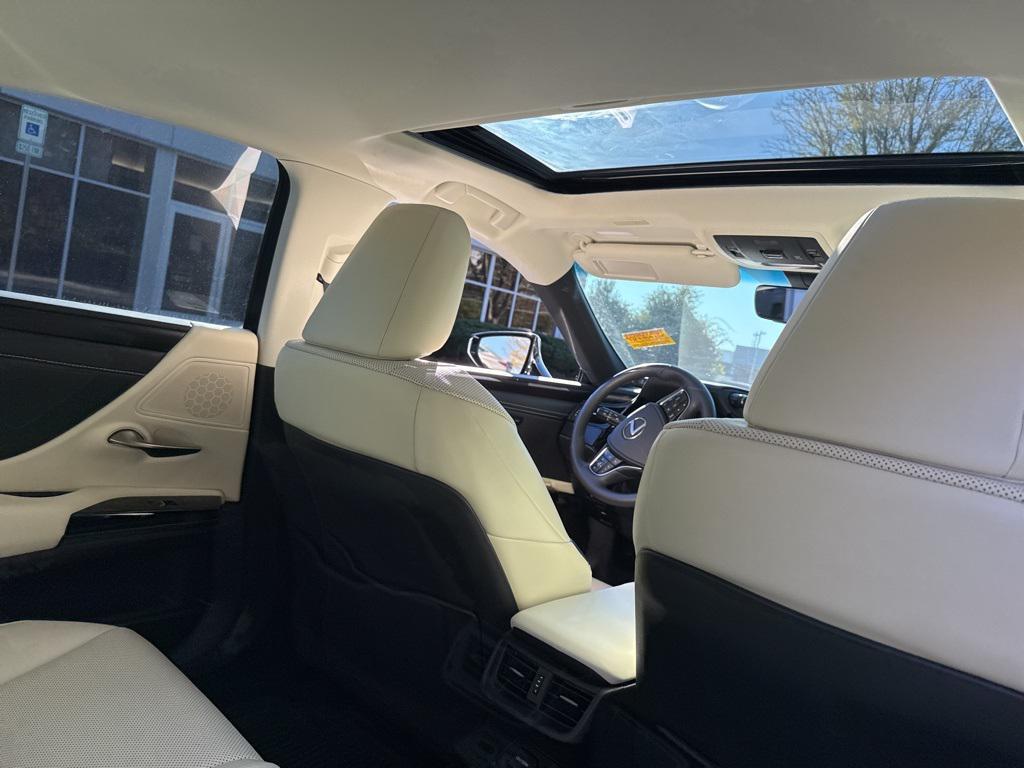 used 2022 Lexus ES 350 car, priced at $32,997