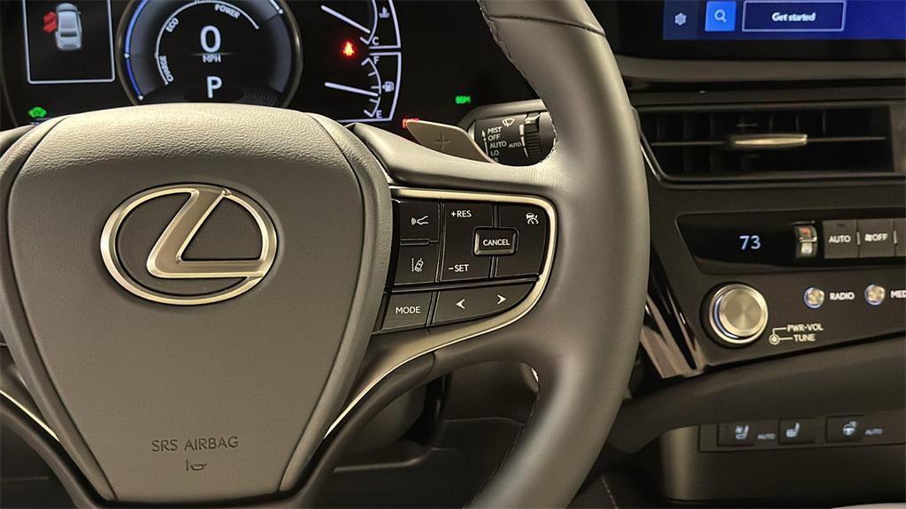 new 2025 Lexus ES 300h car, priced at $51,589