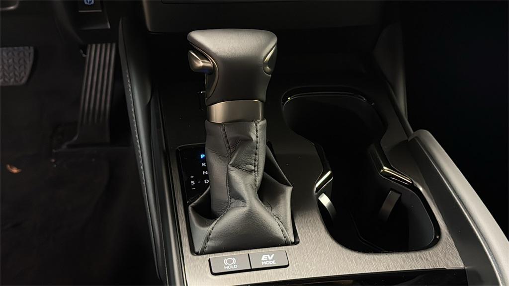 new 2025 Lexus ES 300h car, priced at $50,429