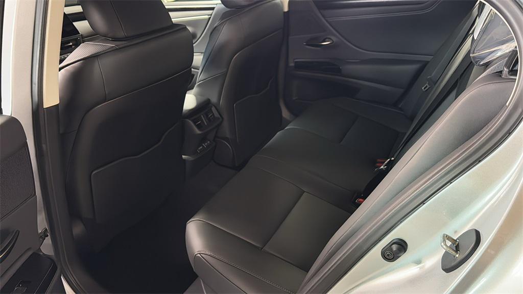 new 2025 Lexus ES 300h car, priced at $50,429