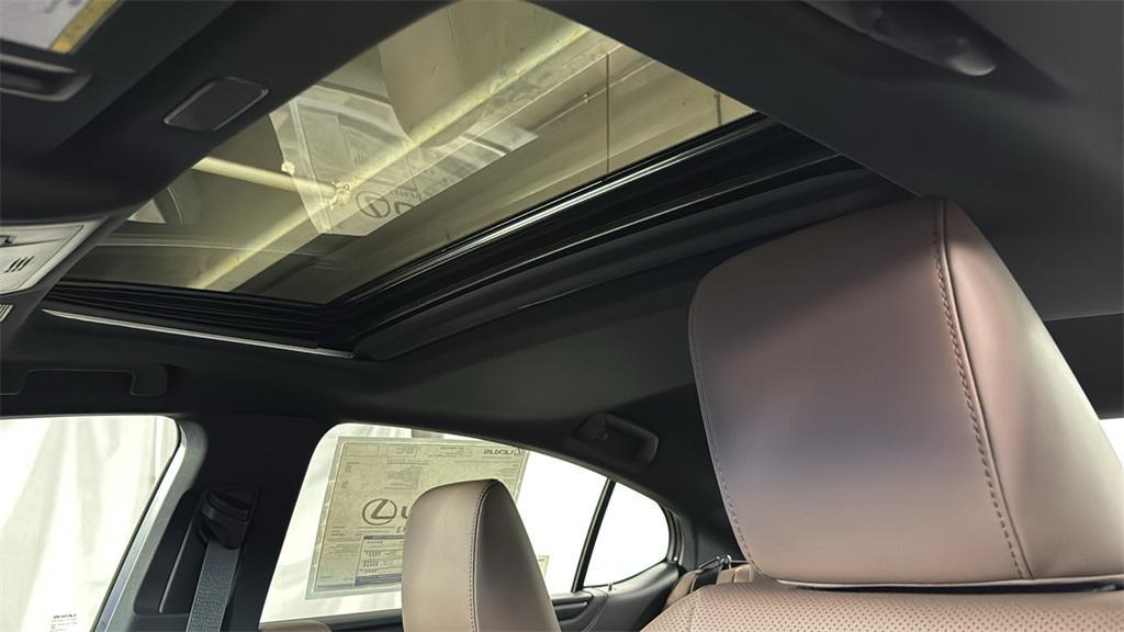 new 2025 Lexus ES 300h car, priced at $49,754