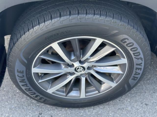 used 2018 Toyota Highlander car, priced at $25,697