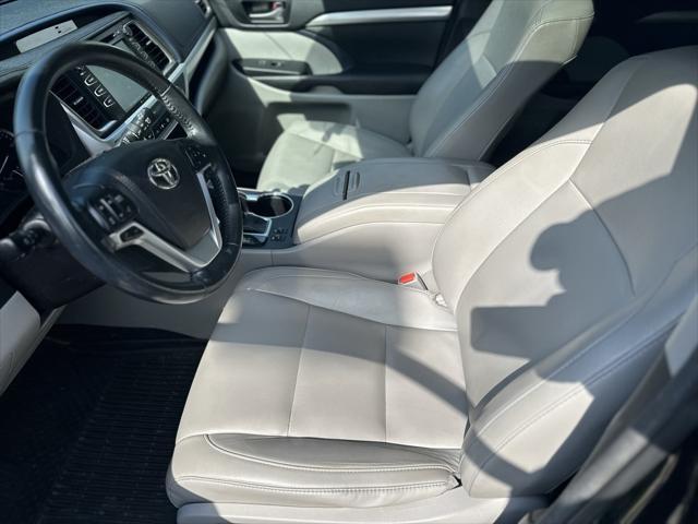 used 2018 Toyota Highlander car, priced at $25,697