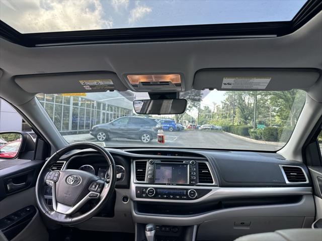 used 2018 Toyota Highlander car, priced at $25,697