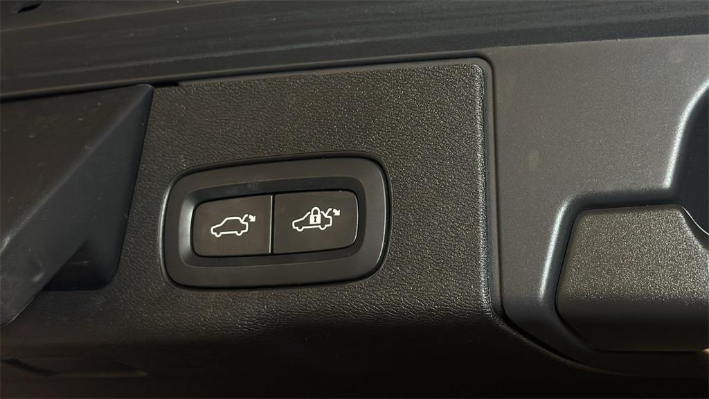 used 2020 Volvo XC60 car, priced at $19,497