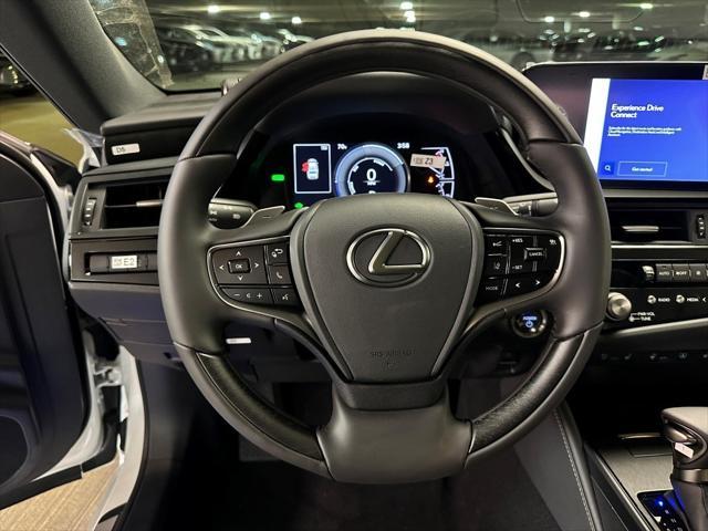 new 2025 Lexus ES 300h car, priced at $55,004