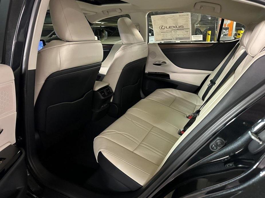 new 2024 Lexus ES 300h car, priced at $52,979