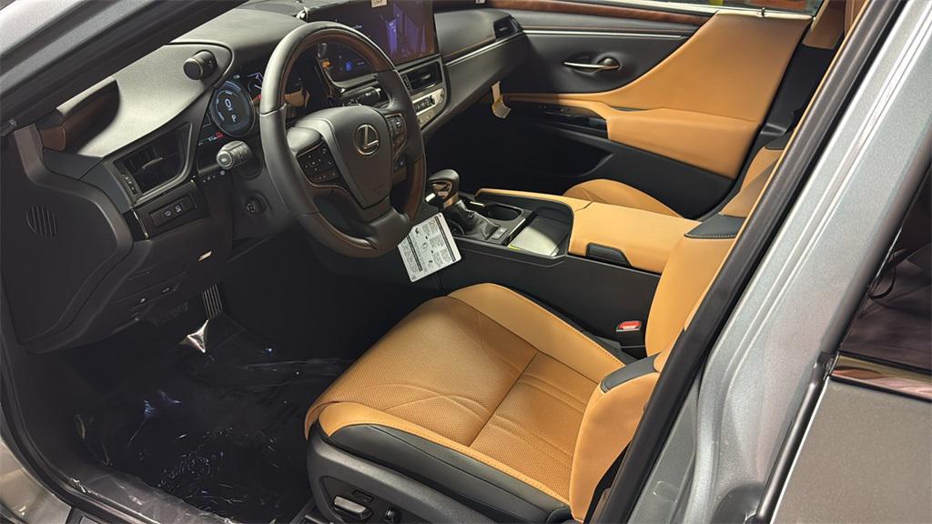 new 2025 Lexus ES 300h car, priced at $54,359