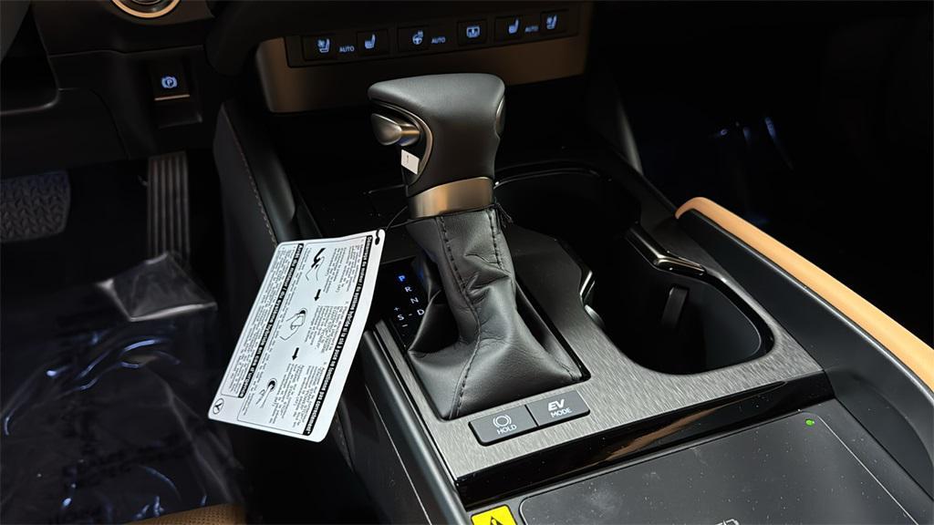 new 2025 Lexus ES 300h car, priced at $54,359