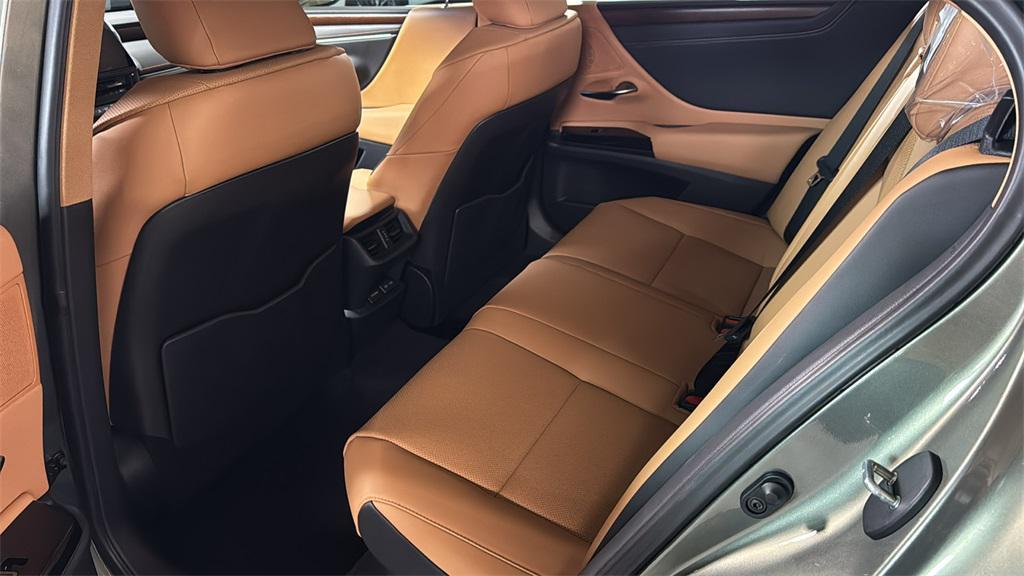 new 2025 Lexus ES 300h car, priced at $49,929