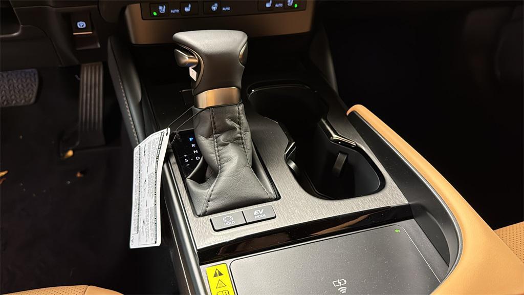 new 2025 Lexus ES 300h car, priced at $49,929