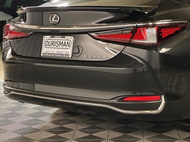 new 2025 Lexus ES 300h car, priced at $56,809