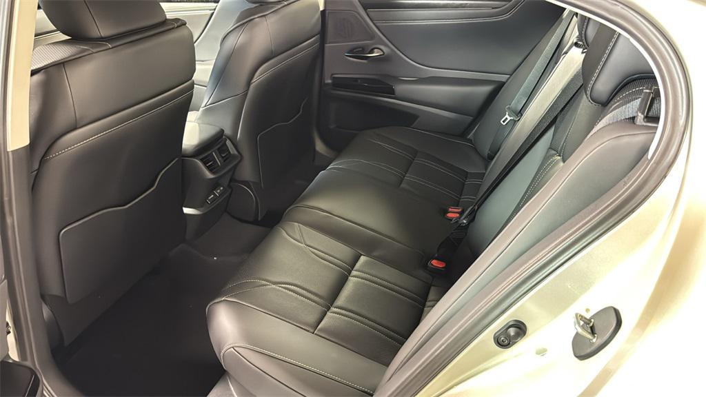 new 2025 Lexus ES 300h car, priced at $54,324