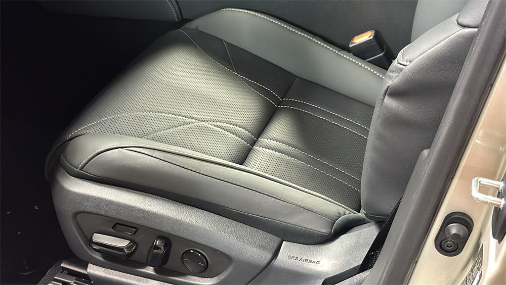 new 2025 Lexus ES 300h car, priced at $54,324