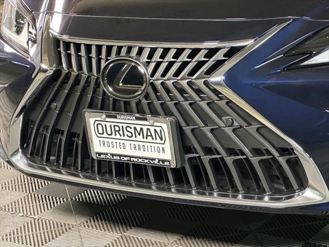 new 2025 Lexus ES 300h car, priced at $48,900