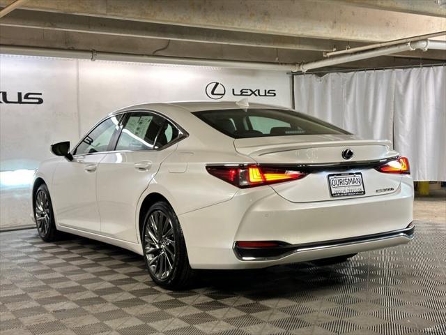 used 2025 Lexus ES 300h car, priced at $54,897